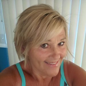 Meet your Posher, Debi